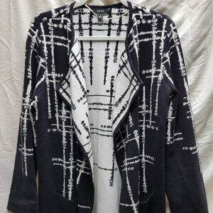 Black and White Alfani Classic Knit Sweater - Small